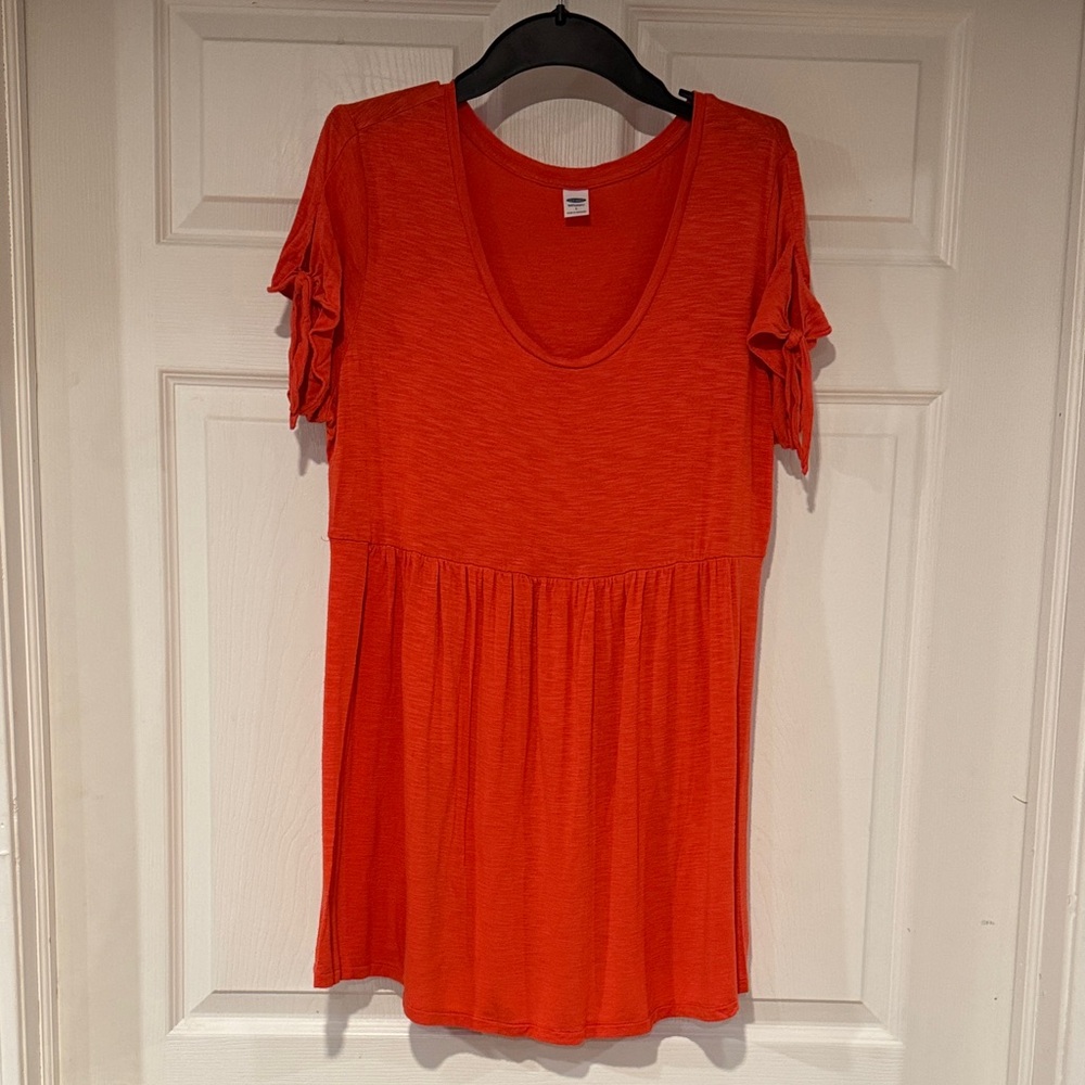 Elegant Scarlet Maternity Tunic Top